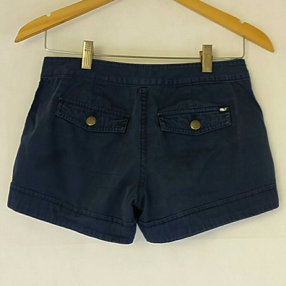Vineyard Vines navy blue button detail shorts - Picture 3 of 5